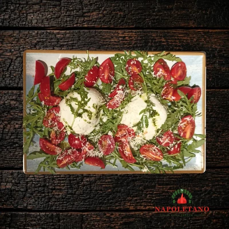 Burrata cu pomodorini e rucola — preparat la Napoletano Pizzeria Napoletana București