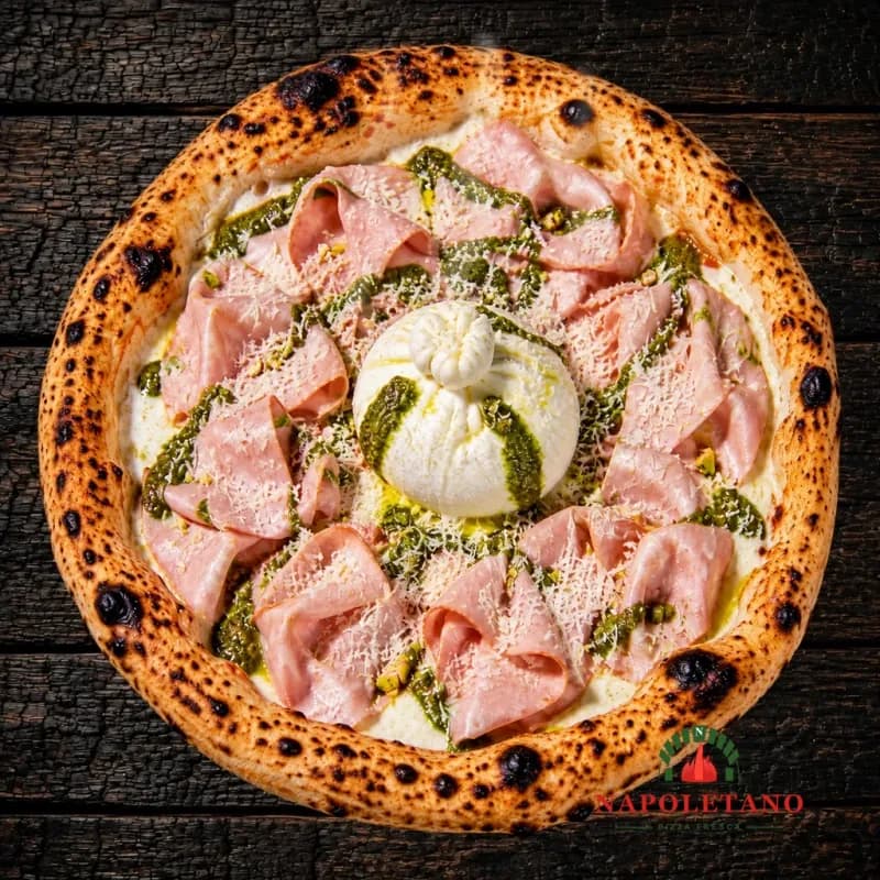 Pizza Mortadella e Burrata — preparat la Napoletano Pizzeria Napoletana București